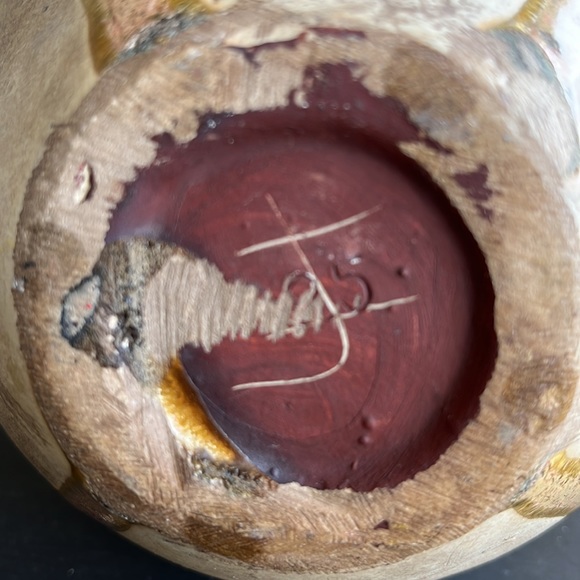 Earthenware pot with dragonfly detail marked 25 - Picture 8 of 9